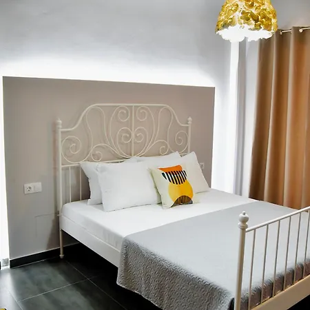 Room Nine 9 Beachfront Apartments Nea Kallikrateia Exterior photo