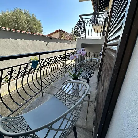 Room Nine 9 Beachfront Apartments Nea Kallikrateia Exterior photo