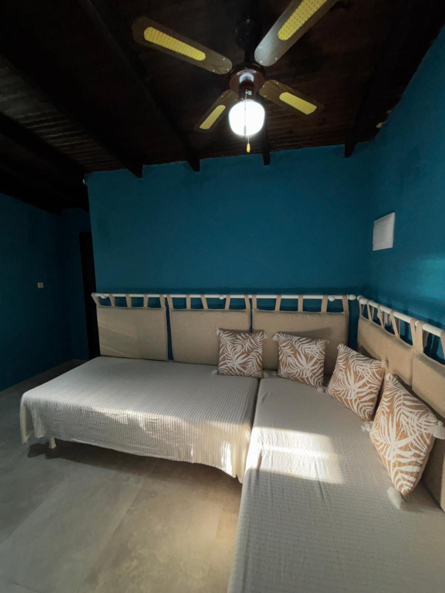 Nine 9 Beachfront Apartment *