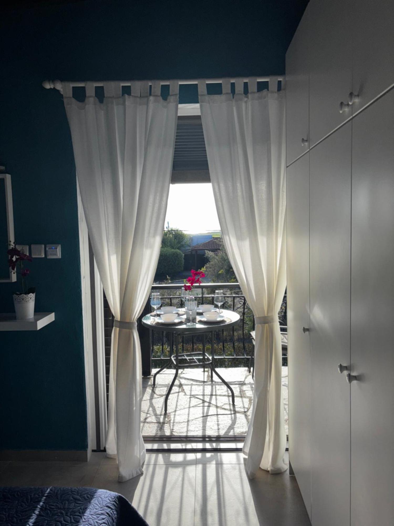 Nine 9 Beachfront Apartment Nea Kallikrateia